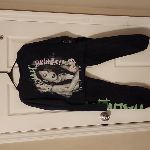 AALIYAH sweat suit - Picture 4 of 4